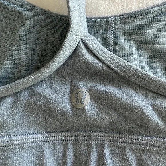 Lululemon flow y sports bra size 4 gently used - Picture 3 of 3